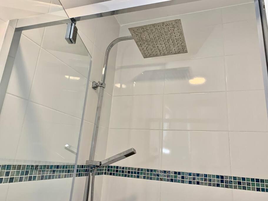 Blue Summer Vibes Mini Studio For Two, Ac, Parking, Beach At 50M, Spa Access -2 La Ciotat Exterior photo