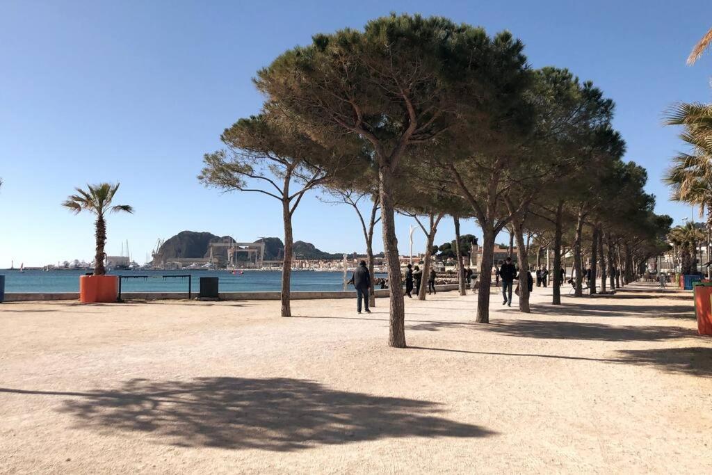 Blue Summer Vibes Mini Studio For Two, Ac, Parking, Beach At 50M, Spa Access -2 La Ciotat Exterior photo